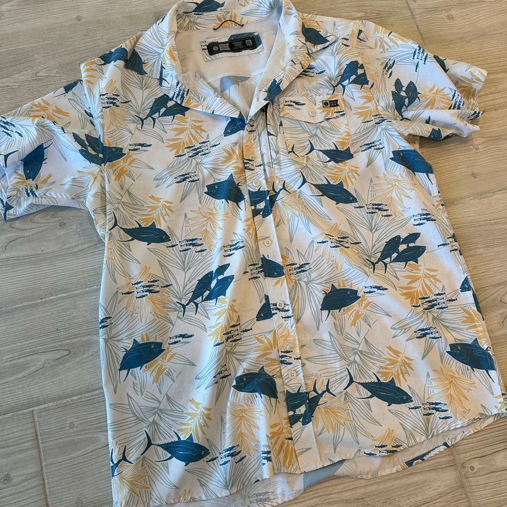 Men’s XL salty crew